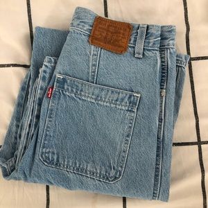 brand new levi’s high loose jeans light wash